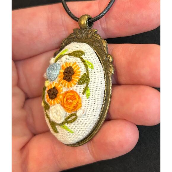Sunflowers & Roses Handmade Embroidery Pendant - Picture 4 of 4